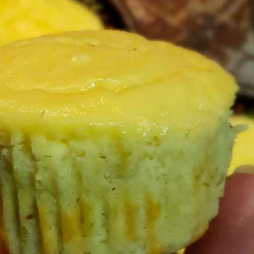 Keto, Gluten-Free, Low-carb Vanilla Cream Cheese Muffins