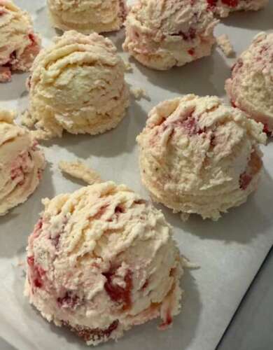 Strawberry Cheesecakes Fat Bombs